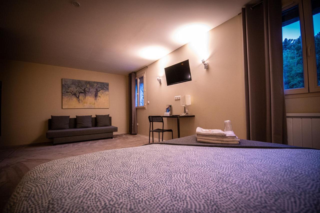 Bed and Breakfast L'Oustaou Chateau-Arnoux-Saint-Auban Esterno foto
